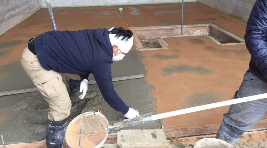 スタンプコンクリート　ヴィンテージ加工ウッド調　カラー散布