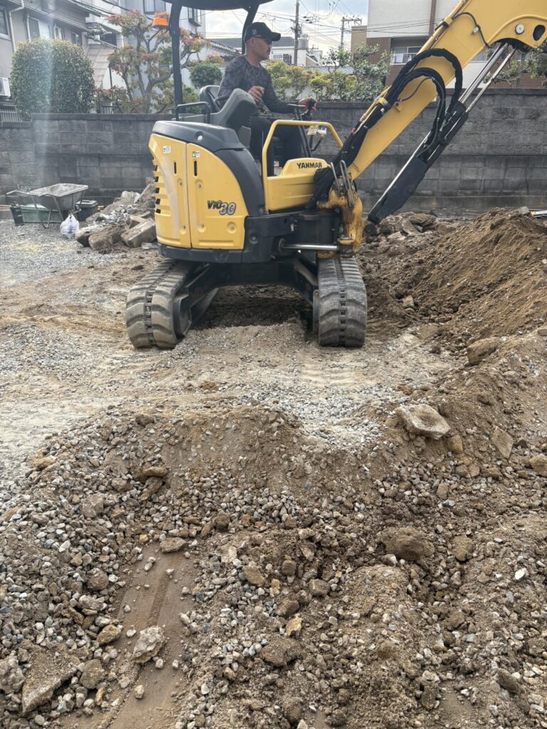 大阪府豊中市外構工事一式　駐車場　整地