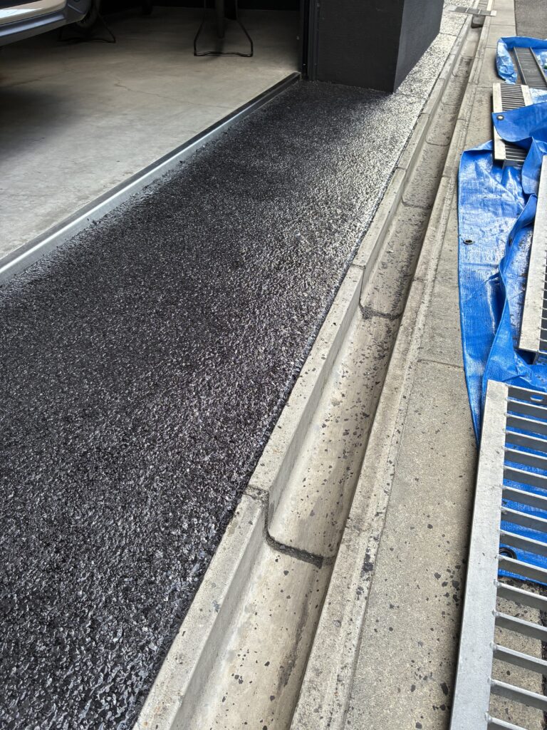 ポリフレーク施工　カーボン